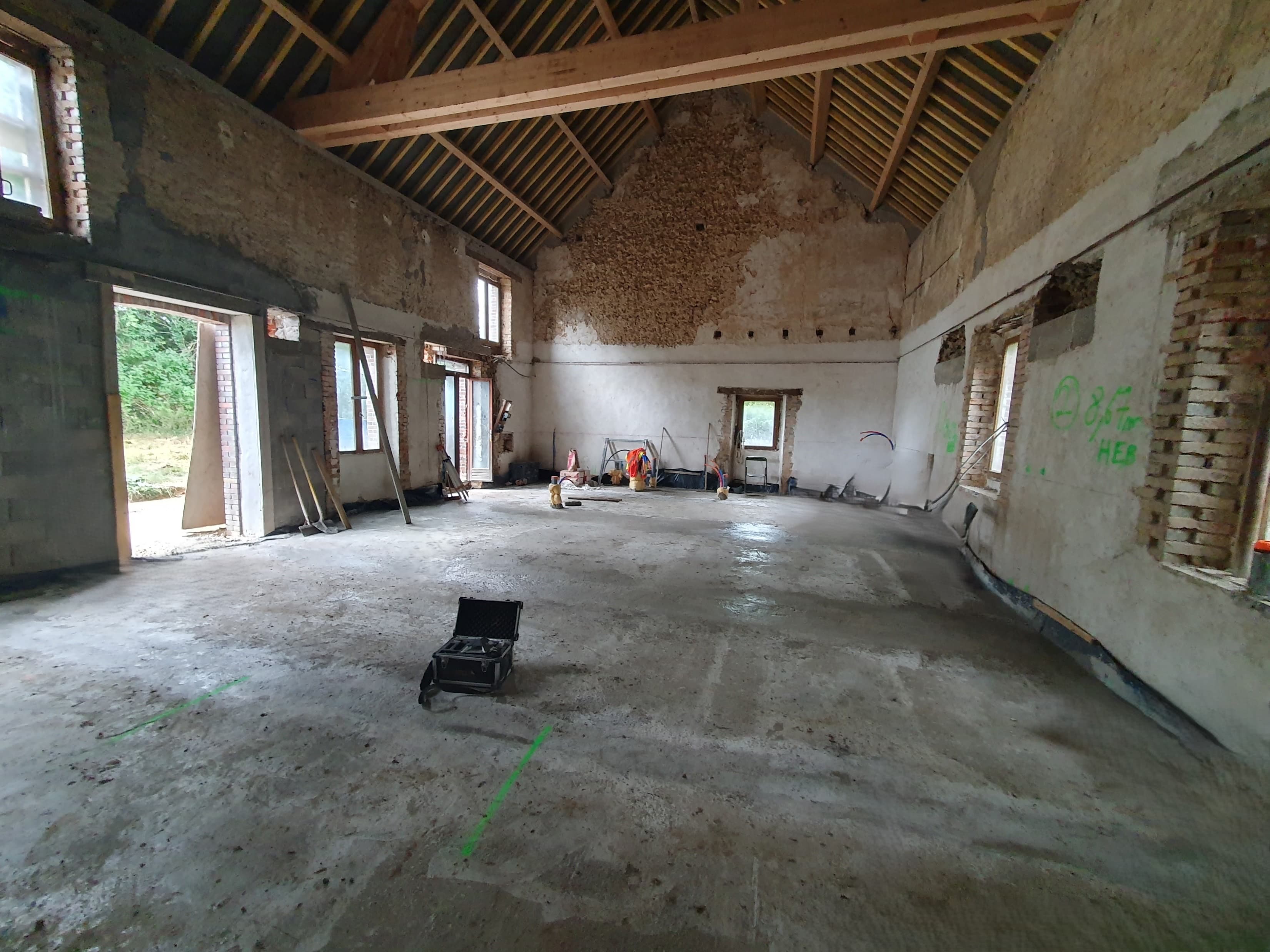 Après réalisation d’une dalle béton en rénovation intérieure dans l’Yonne